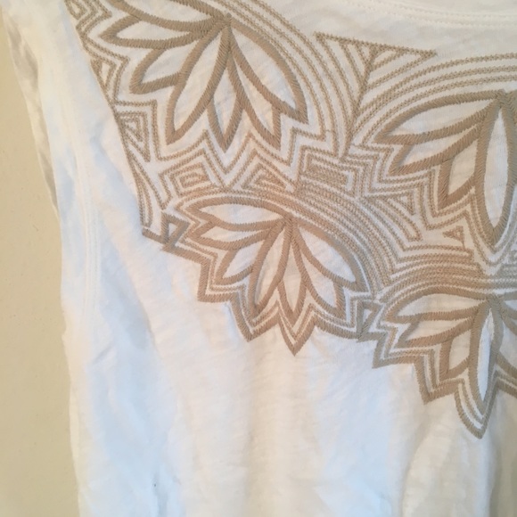 White shell top from GAP- like new - Picture 2 of 4